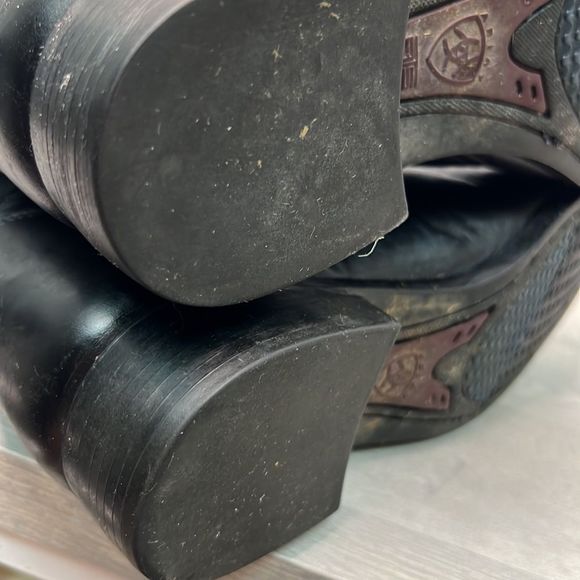 Ariat Black Leather Pull on riding Boots. Size 7 style 77501.  Genuine leather. - Picture 11 of 16